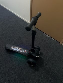 Electric Scooter for Toddlers (Ages 3+) – 6 MPH – Perfect Condition – LED Light-Up Wheels & LED