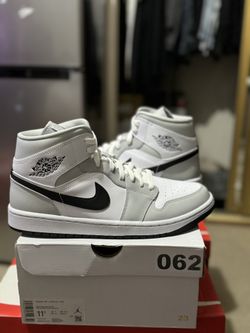 Jordan 1 Light Smoke Grey - 10