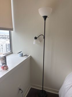 Globe Electric 72" Mother-Daughter Floor Lamp with Reading Light (Black)