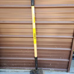 Dewalt 49 "  wood handle carbon steel digging shovel