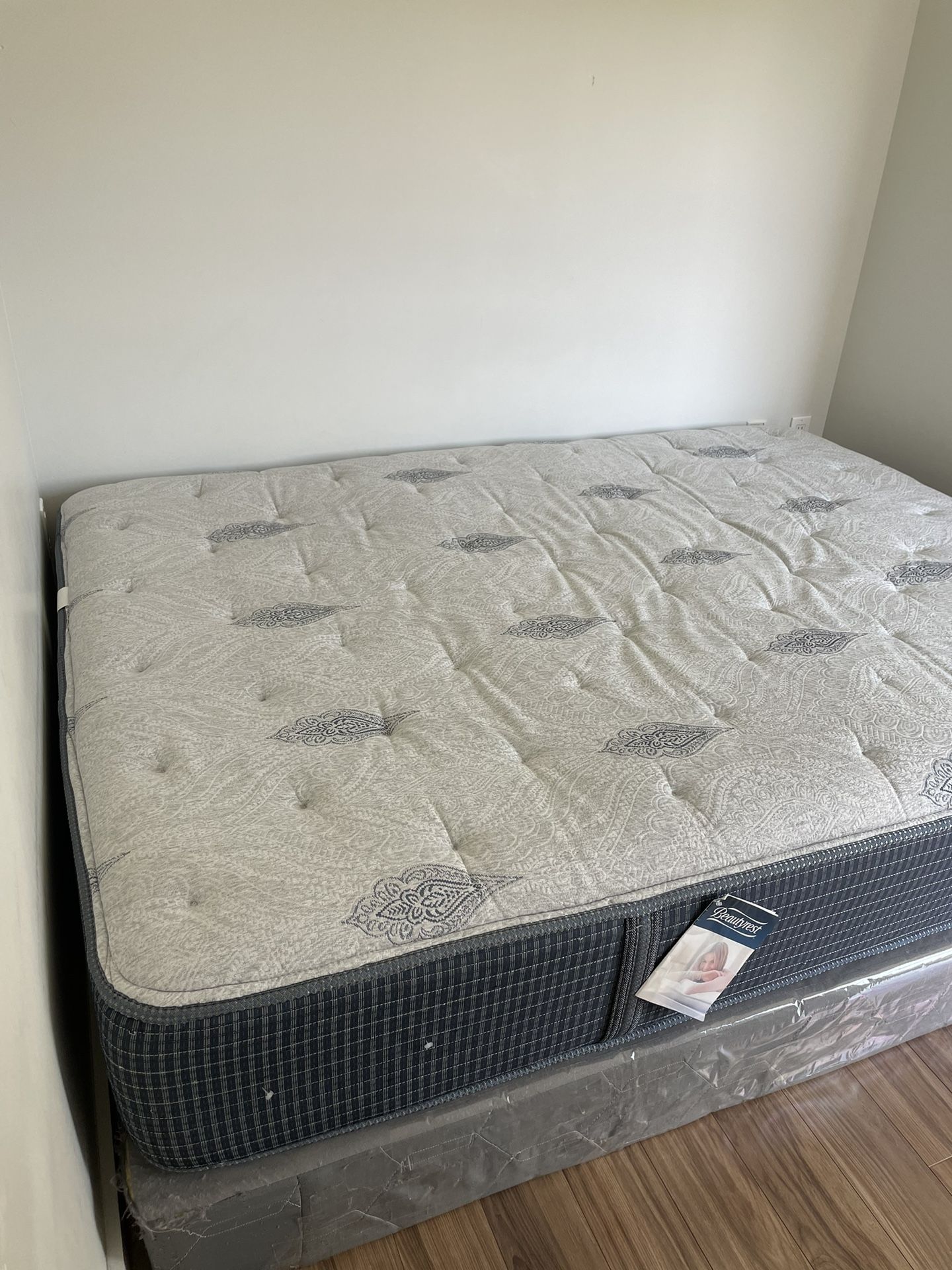 Beautyrest® Silver Sonoma Plush Queen Mattress
