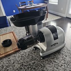 Omega Cold Press Juicer