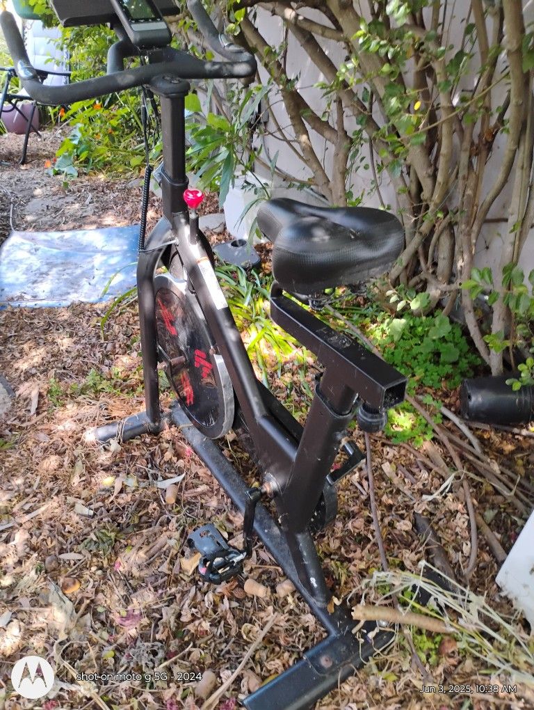 FINER FORM EXERCISE BIKE