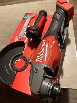 Milwaukee Fuel Cordless Angle Grinder