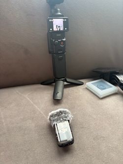 DJI Osmo Pocket 3 Creator Combo ( Black)