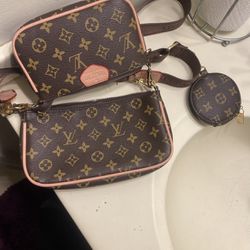 Louis Vuitton, Bags, Authentic Louis Vuitton Mini  Monogram  Crossbody