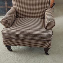 Accent Chairs 