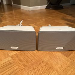     Sonos Play 3 Speakers (Like New) 