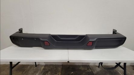 2018 2019 2020 2021 2022 2023 2024 JEEP WRANGLER JL REAR BUMPER COVER OEM