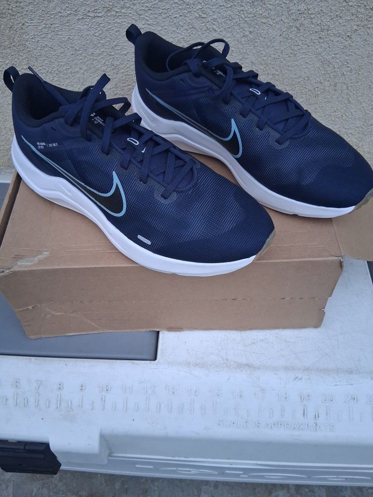 New Nike Size 11M