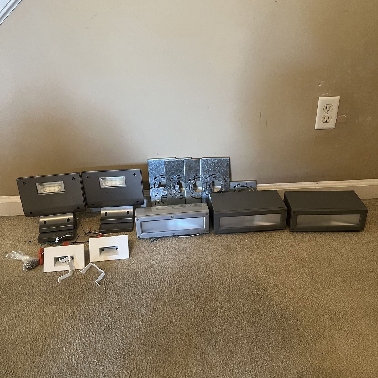 WAC Security Systems 6 pieces + hardware