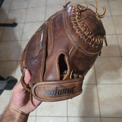 Nokona Fastpitch Softball Glove