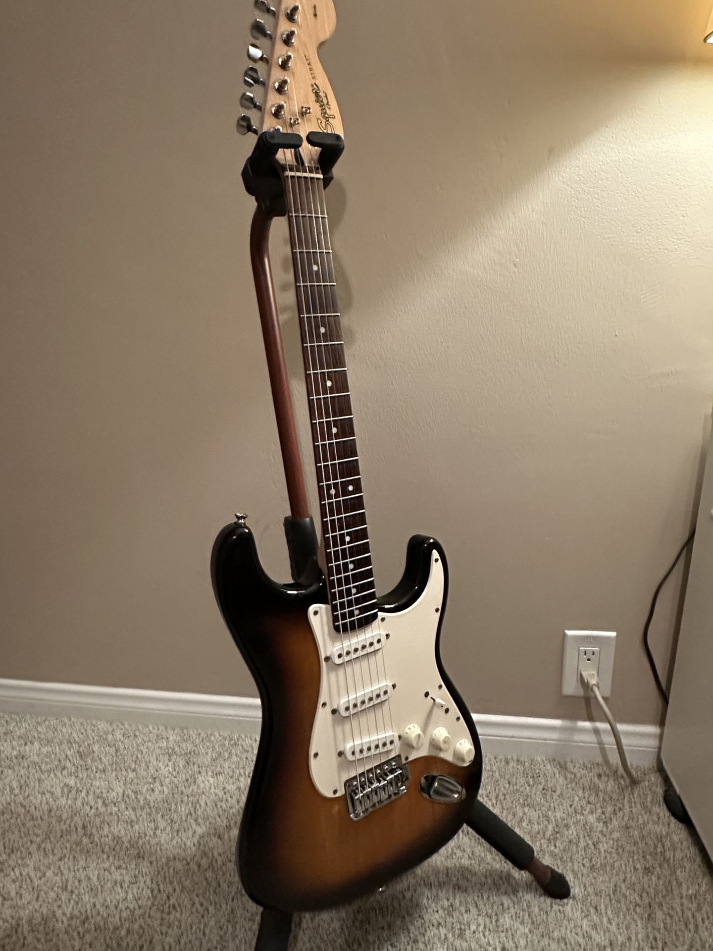 Customized Fender Squier - Treble bleed circuit & tone mod