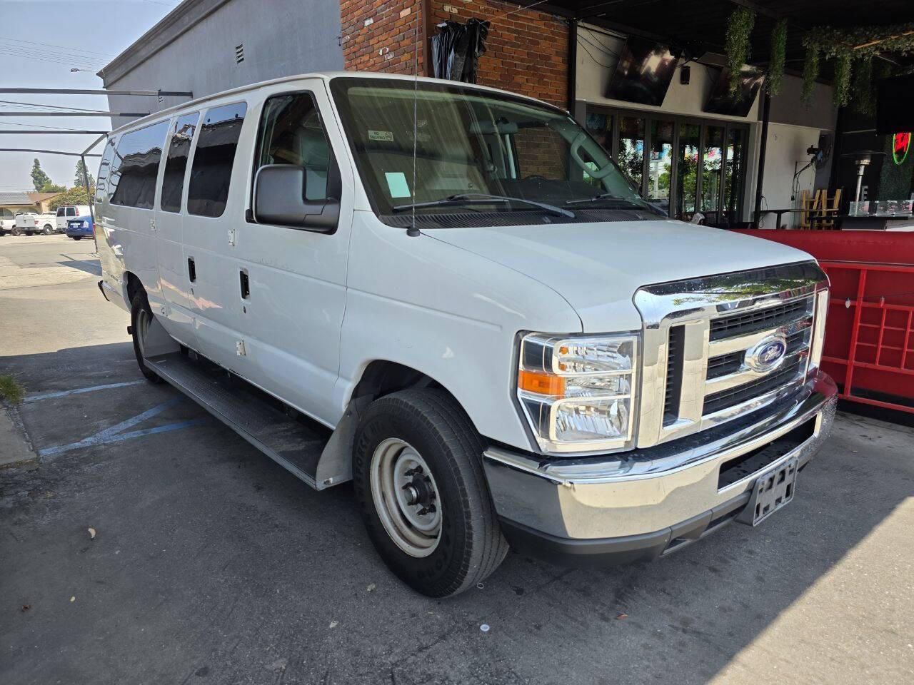 2012 Ford E-350 Super Duty