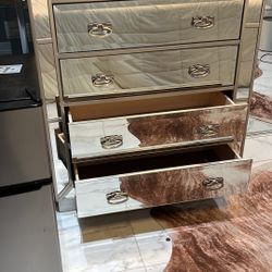Chest Very Beautiful And Very Clean