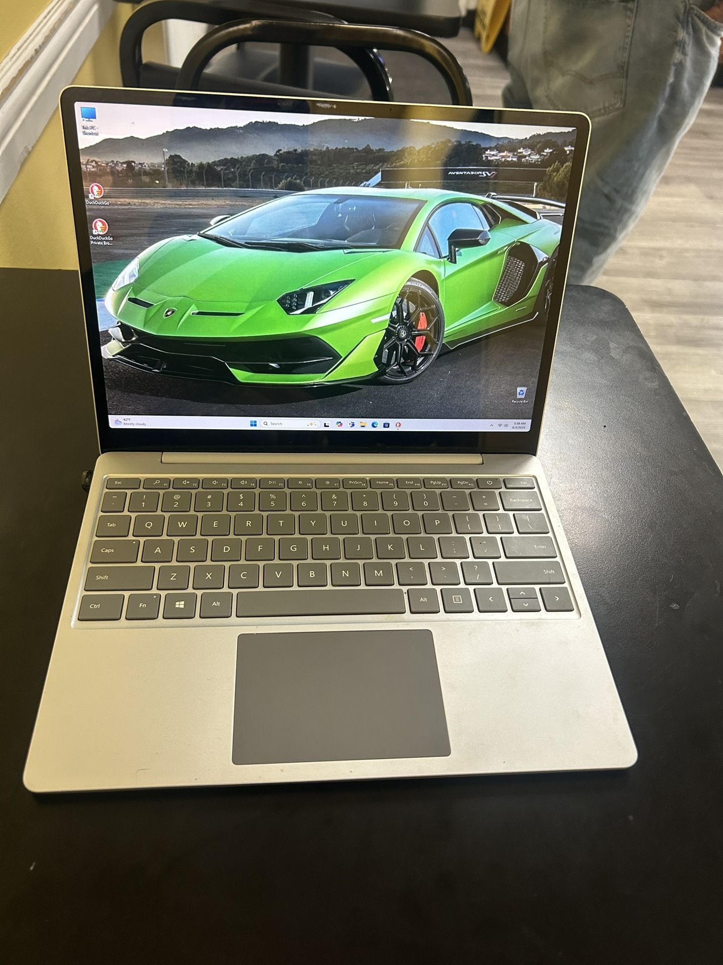Microsoft Surface Laptop Go