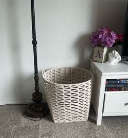 Blanket basket