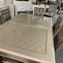 Champagne Dining Table 