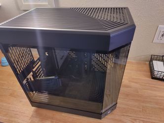 Hyte Y60 Mid-Tower PC Case