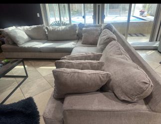 Sectional sofa beige