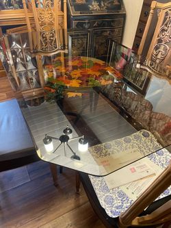 Dining room table