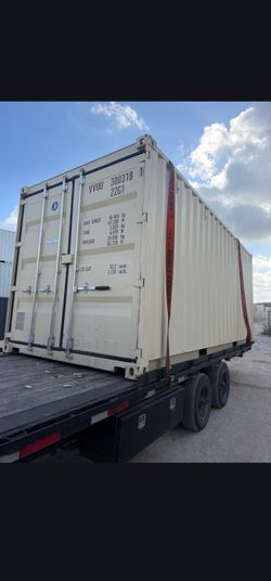 WIND & WATERTIGHT 20’ & 40’ SHIPPING CONTAINERS!