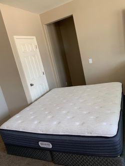 KING BEAUTYREST MATTRESS AND FREE BOX SPRINGS
