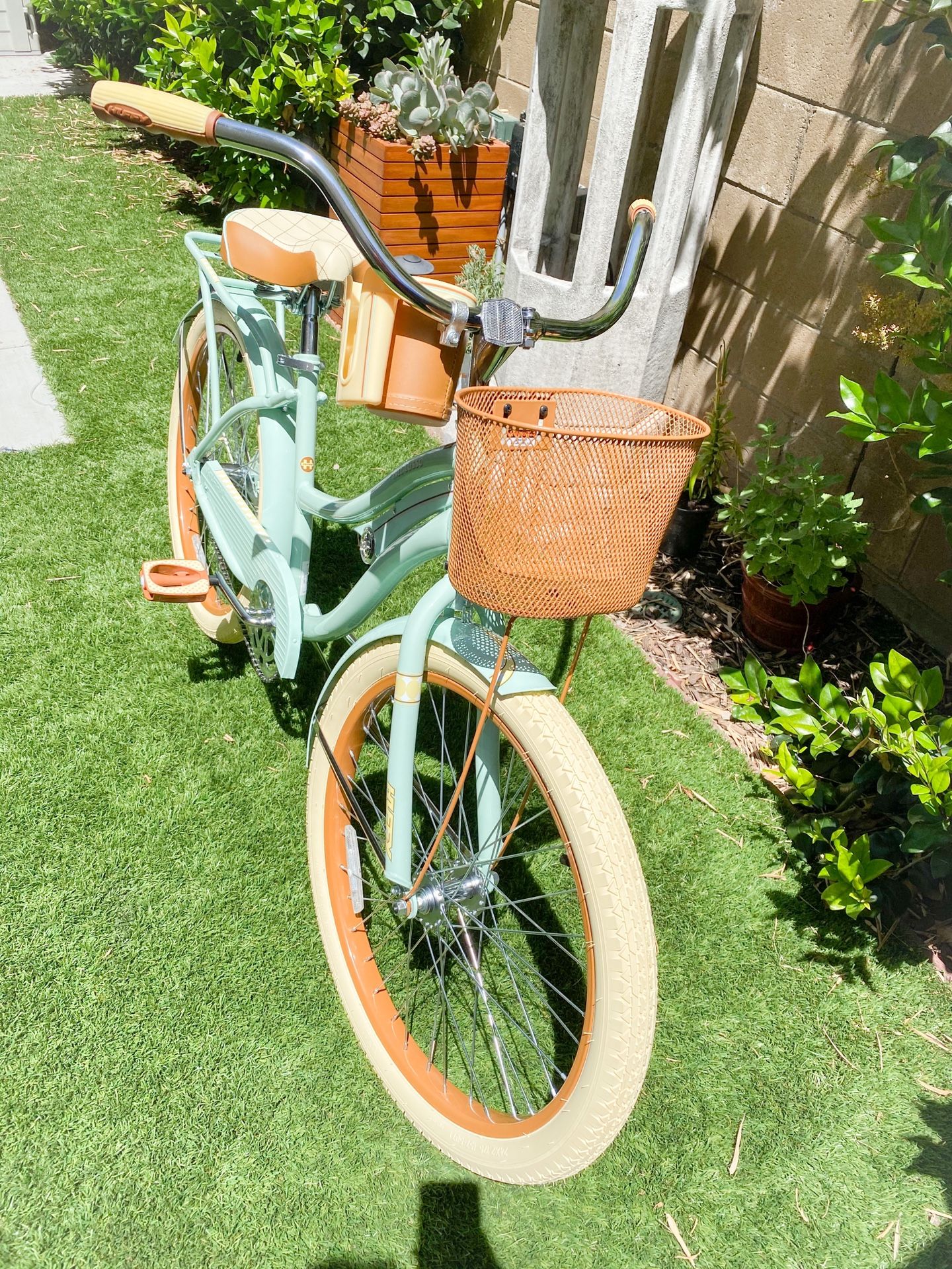 Huffy 24" Nel Lusso Girls' Cruiser Bike, Mint Green NEW for Sale in