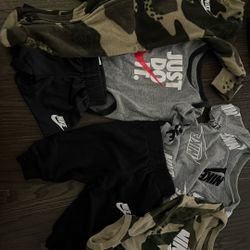 3 Mo Nike Lot