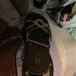 Chacos Size6 35 Dollars Tevas Size 10 25 Dollars 