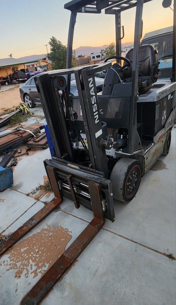 2012 Nissan Electric Forklift 4500 Pounds