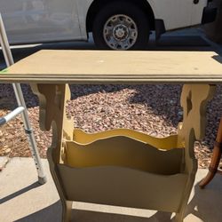 End Table With Magazine Storage 