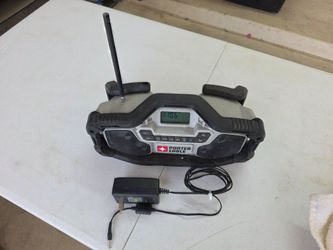 Porter Cable PCC771B
Bluetooth Radio With AM/FM/AUX