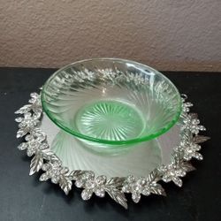 GORGEOUS Glow Uranium Glass 6" Trinket Bowl

