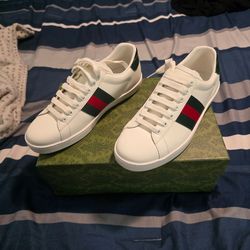 Woman shoes