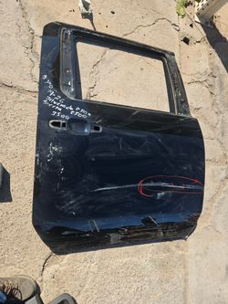 Chevy Chevrolet Silverado gmc sierra  right door 2500 model 19 to 26