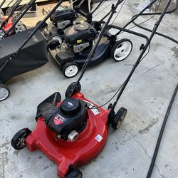 YardMachine Push Mower READ DESCRIPTION