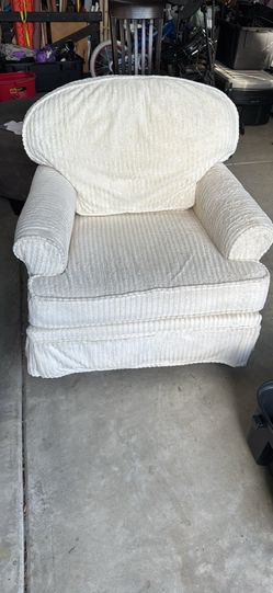 Full swivel rocking nursing chair