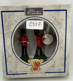W Britain 8308 Coldstream Guards Band Cymbalist & Bass Drummer Set NIB