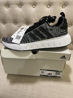 Adidas-SWIFT RUN 23 Size 12 Brand New In Box 
