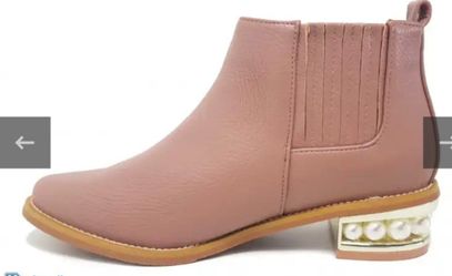 👢 BOOTS On The GROUND Pink Hot KISS
