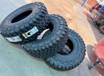 Toyo tires 35/12.50/17