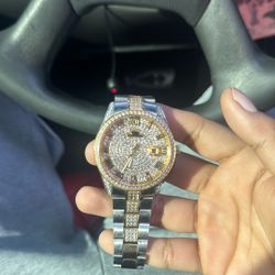 Oniss Gold Watch