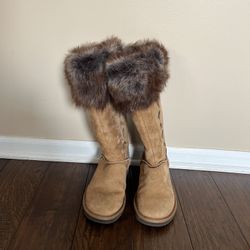 UGG Woman’s Boot Size 6