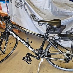 Cannondale Hybrid Bike Quick  4 PERFECT 