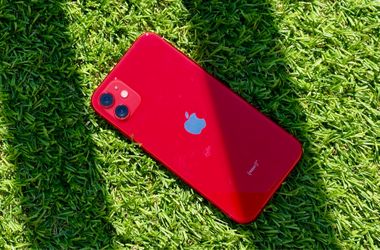 IPHONE 11 RED LIKE NEW and UNLOCKED