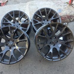 Staggered Set Of 20in Rims