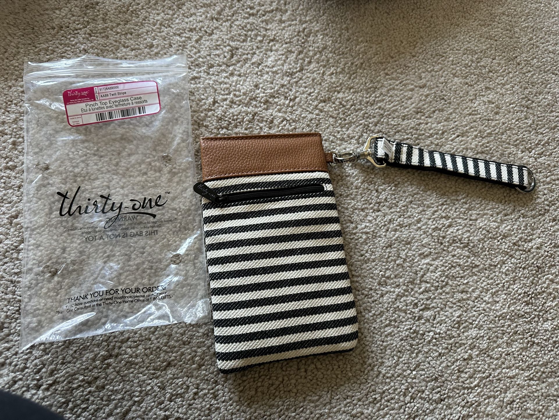 New Thirty One Eye Glass Pinch Case And Key Fob