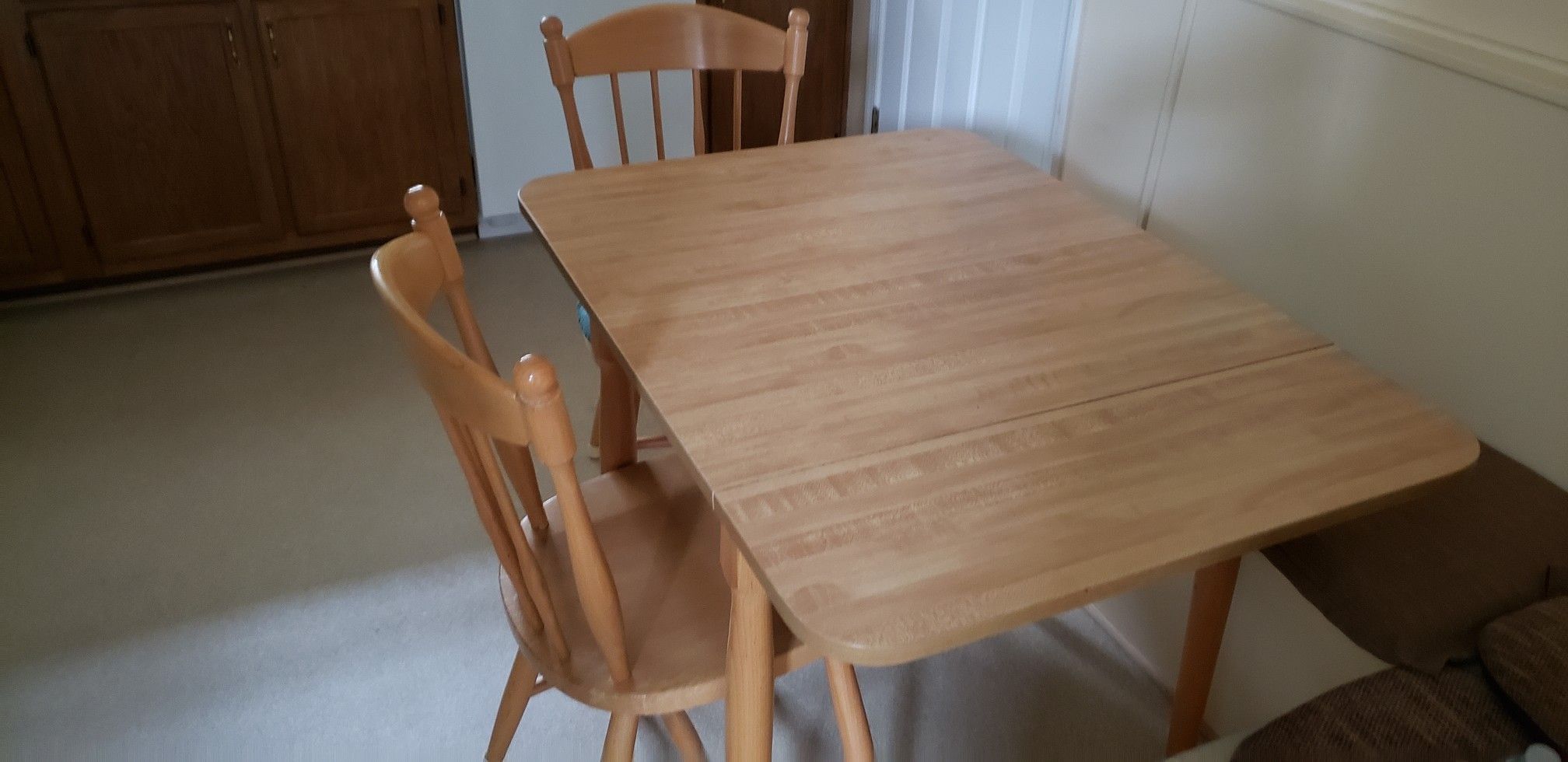 Kitchen kitchenette Table with 3 chairs