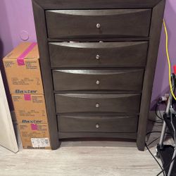 Bedroom Queen Bed With 5 Drawers And Makeup Desk With Mirror 